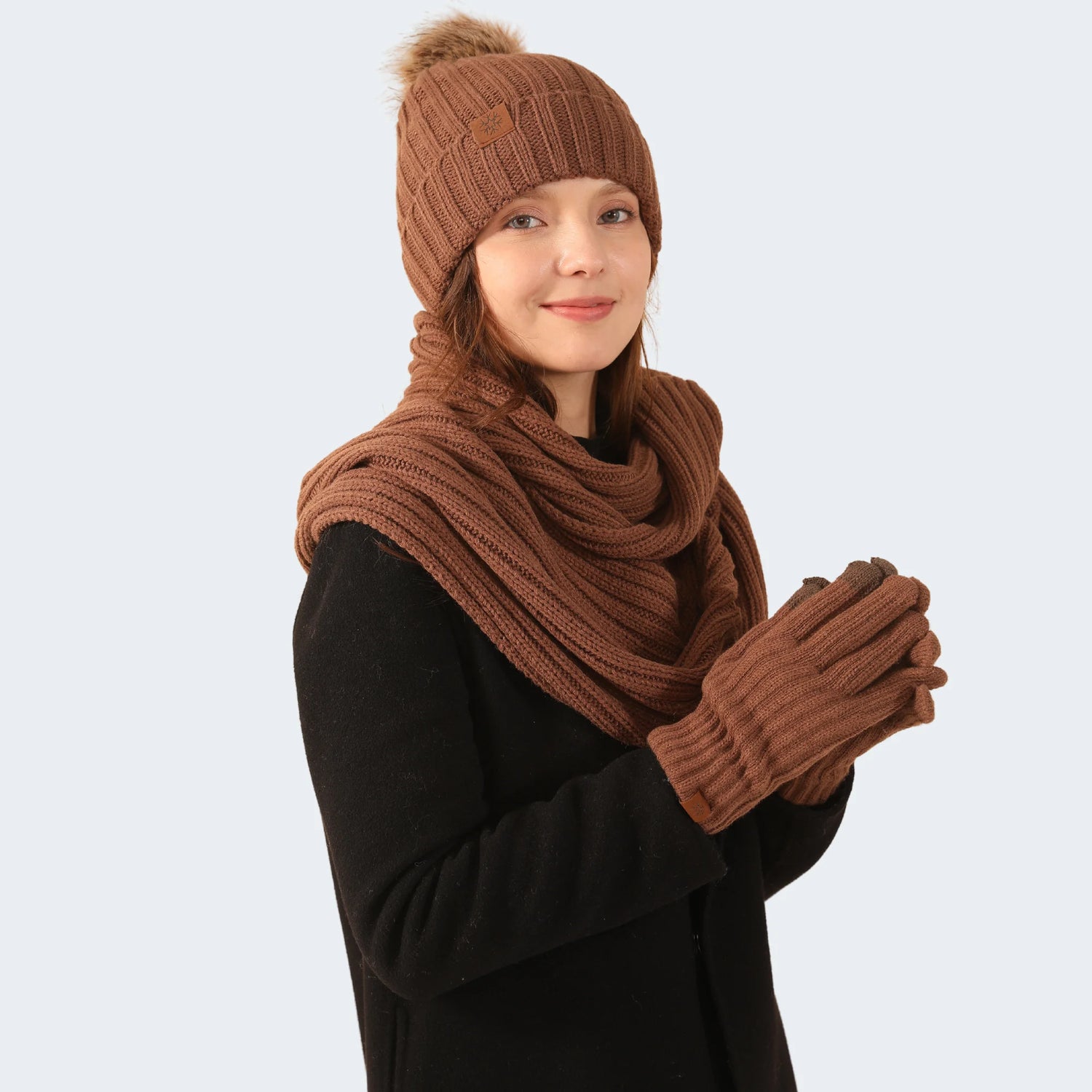 Bonnet Femme Marron à Pompon et Doublure Polaire