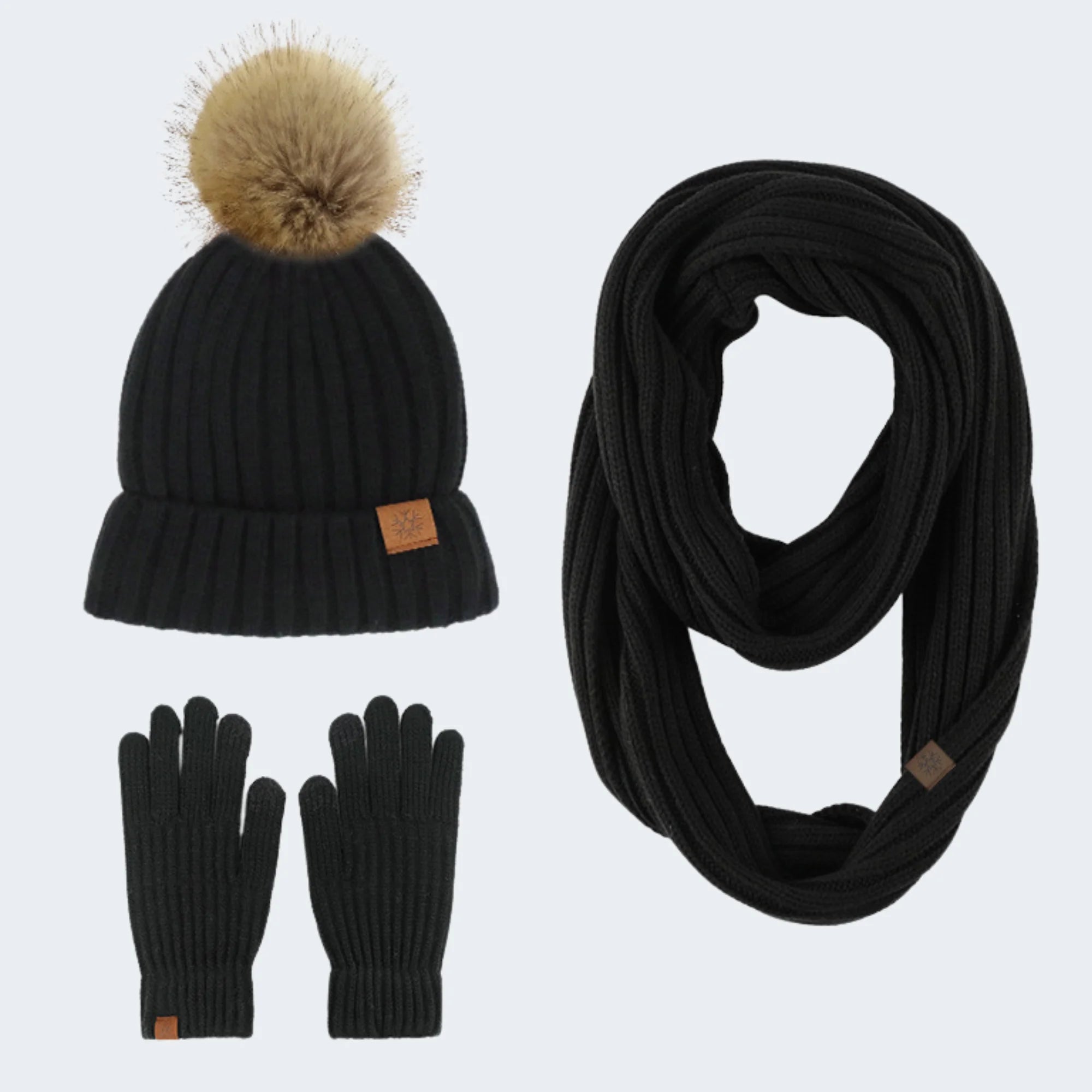 Bonnet pompon femme ⊤ L'accessoire mode hiver Triple 'So Horsy